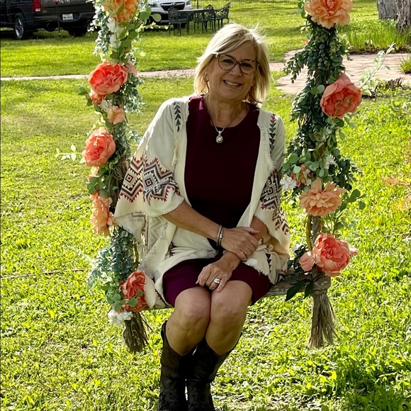 Meet your Posh Ambassador Selma - Picture 4 of 8